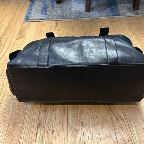 Faux Leather Weekender Travel Black Duffle Bag Excellent Clean Condition - Picture 13 of 16